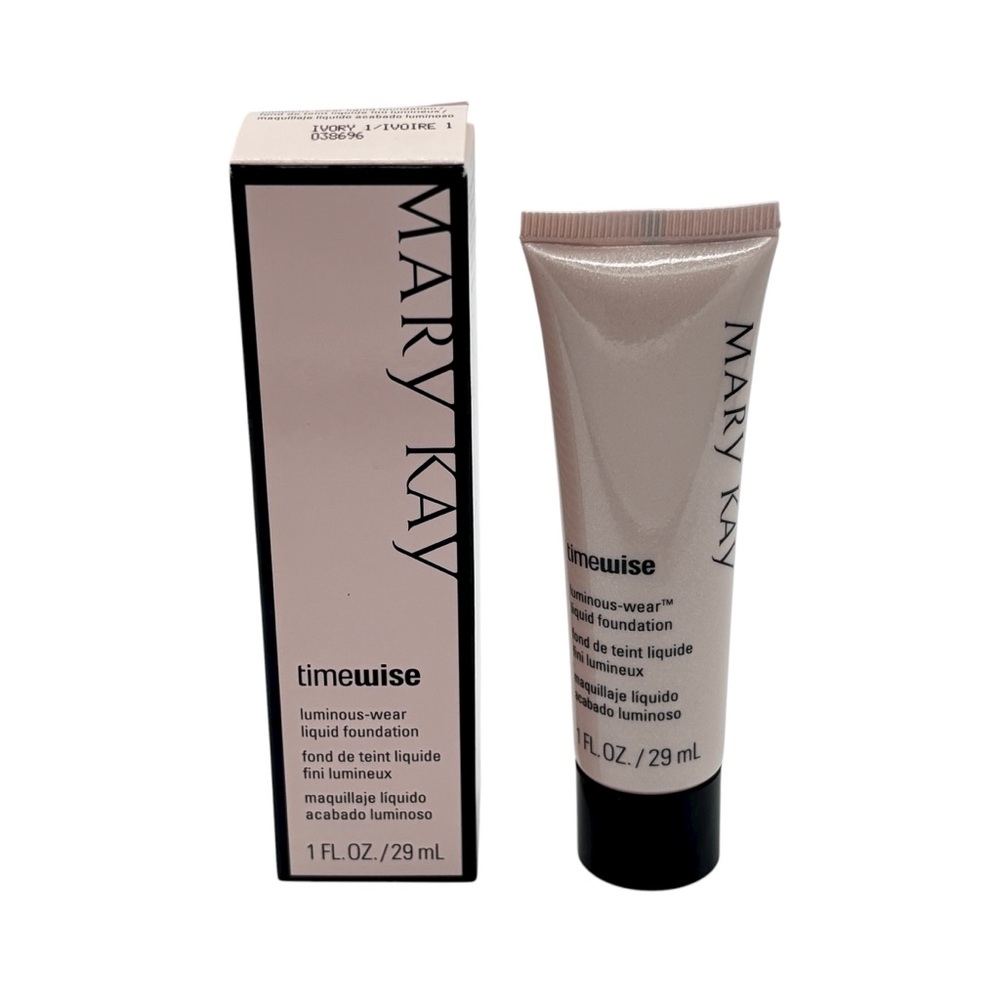 Mary Kay Timewise Luminous Wear Liquid Foundation in Ivory 1 (1 Fl. Oz., 038696)
